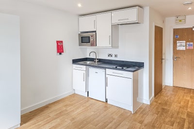 Urgently Looking to Sublet Main Photo