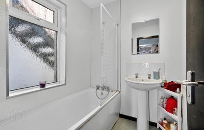 Room with attached bathroom available near Queens Main Photo