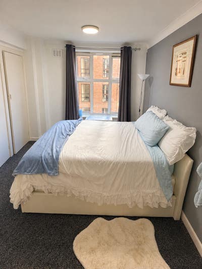 2 Doubles- 24/7 Concierge | 15 mins to Bond St!!! Main Photo