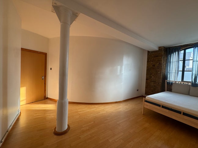 Big loft flat in Hackney  Main Photo