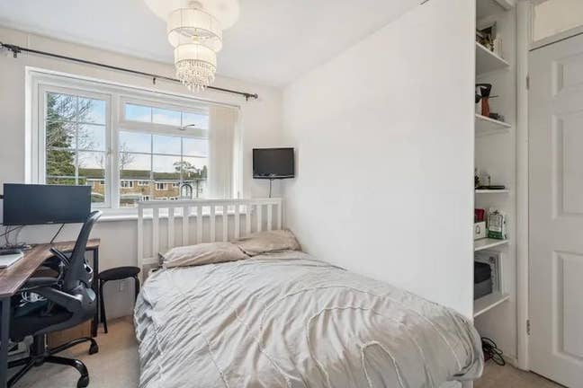 One double bedroom  Main Photo