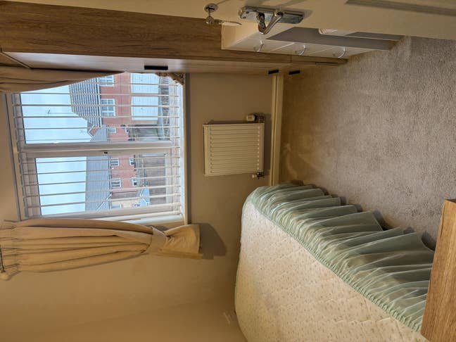 A bright and comfortable single room Main Photo