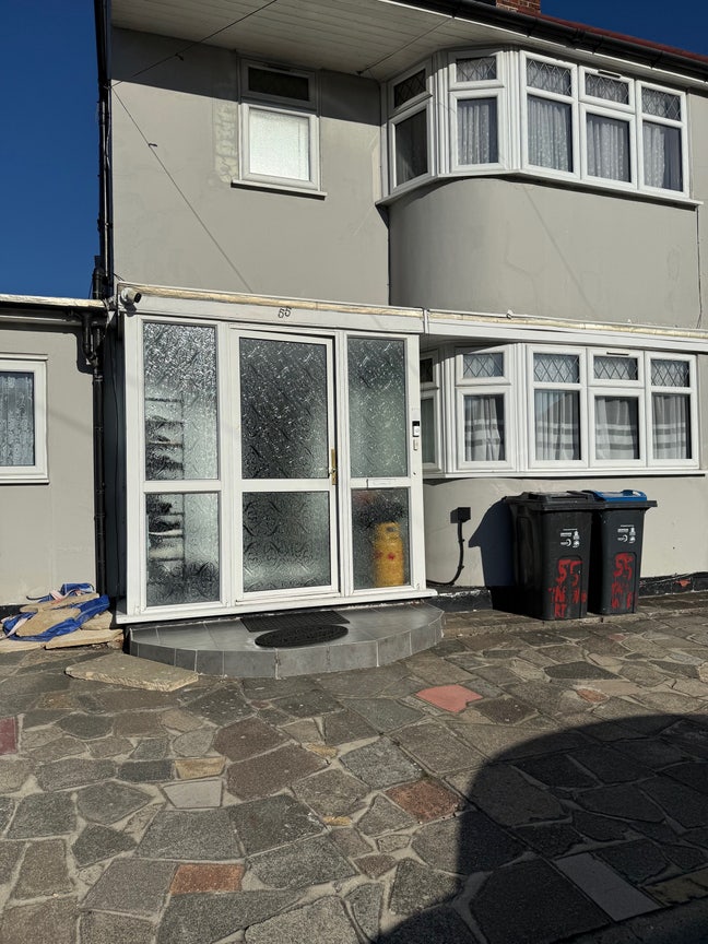 Room for rent ready  Main Photo
