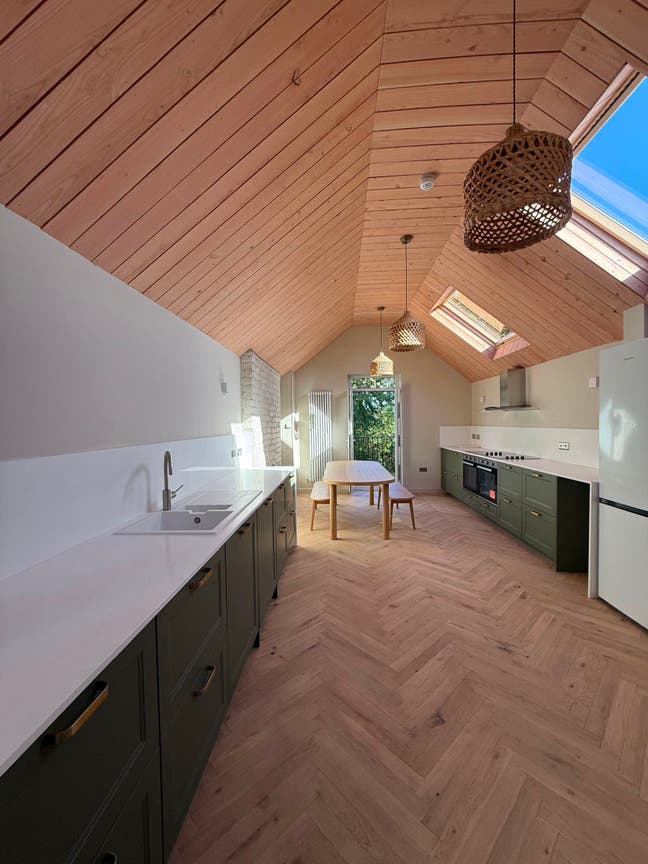 Newly Refurbished 8 Bed Duplex Apartment in Fallow Main Photo