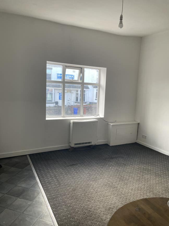 Newly Re-furbished Clean Self Contained Flat 1 Bed Main Photo