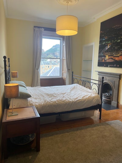 Spacious Double Room, King Size Bed, View of Crags Main Photo
