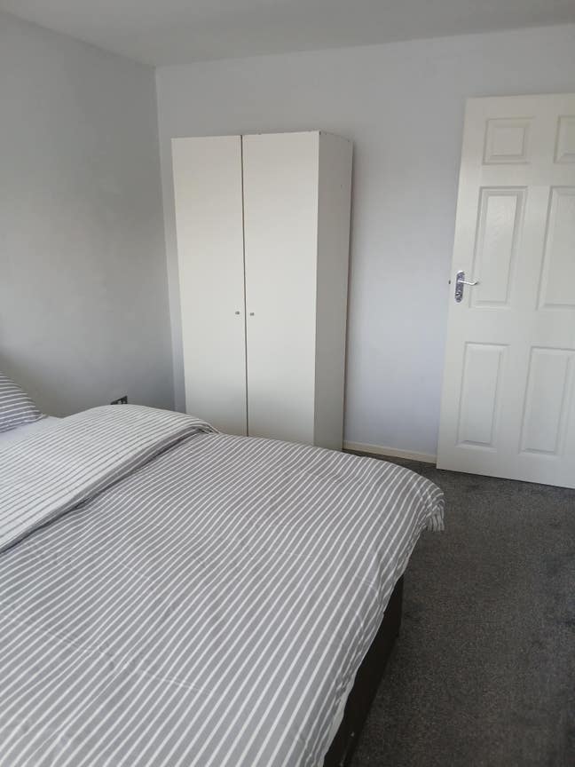Lovely large double bedroom Main Photo
