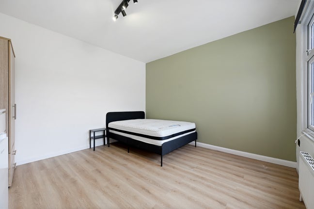 Luxury Modern Double Room , Available Now Main Photo