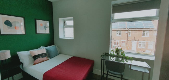 Bills Inclusive Double  RoomOL7  Main Photo