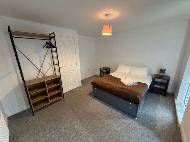 Stylish Double Room in Modern 4-Bed House Share!  Main Photo