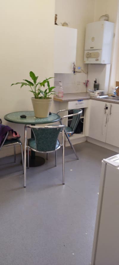 Single Room to Rent Main Photo