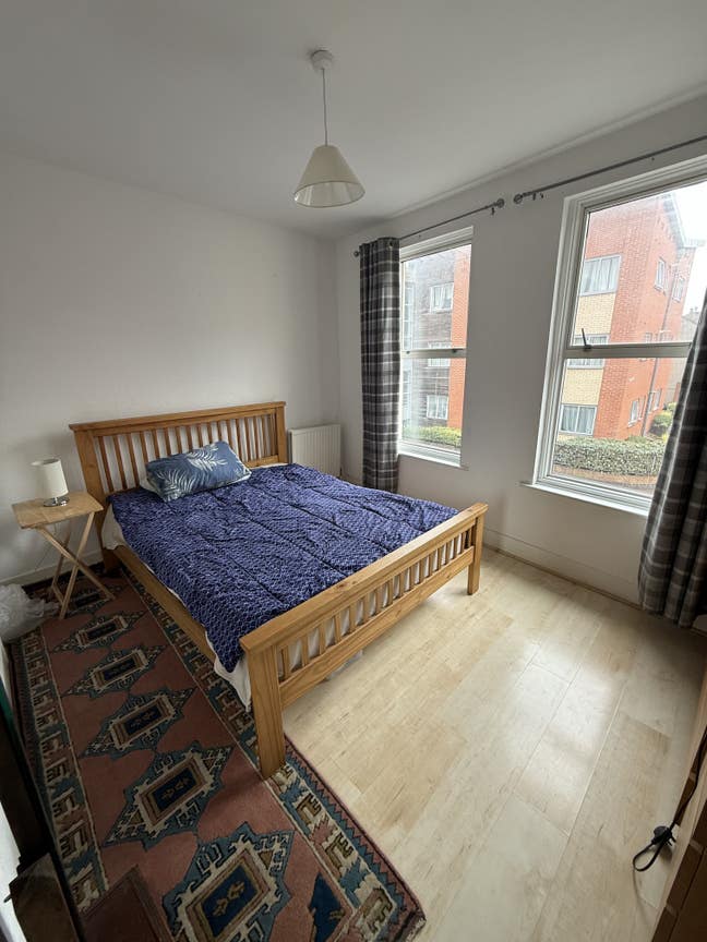 Bright & Comfortable Room in Friendly, Well-Mainta Main Photo