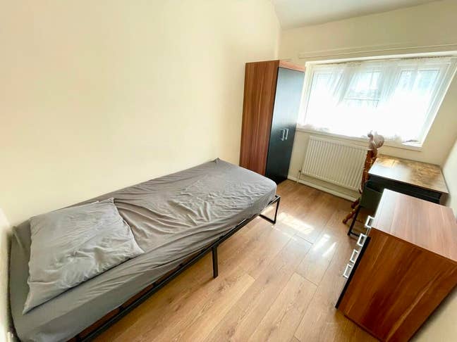 Single Room to Rent – Students Welcome – SE9 2JH Main Photo