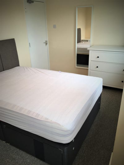 EN-SUITE Double Room | All Bills Included(472/4)  Main Photo