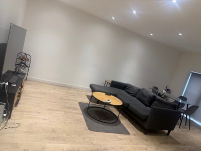 Your Perfect East London Home Awaits! E16  Main Photo