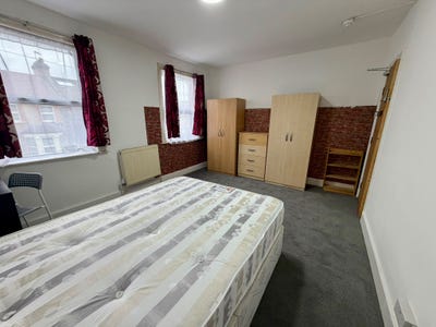 Walthamstow, New Mattress, Painted, New Carpet Main Photo