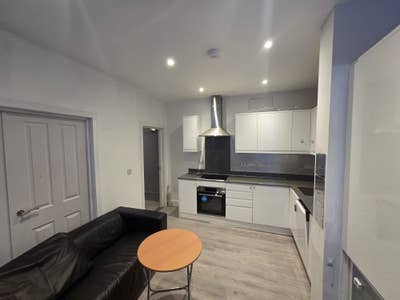 3-Bedroom Flat To Rent – London Road, Croydon Main Photo