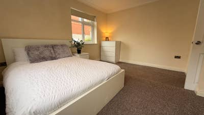🏡 Professional House Share – Farnborough (GU14) Main Photo