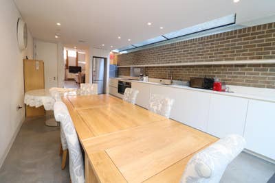 En-suite & Double Rooms with Garden | Zone 2 Main Photo