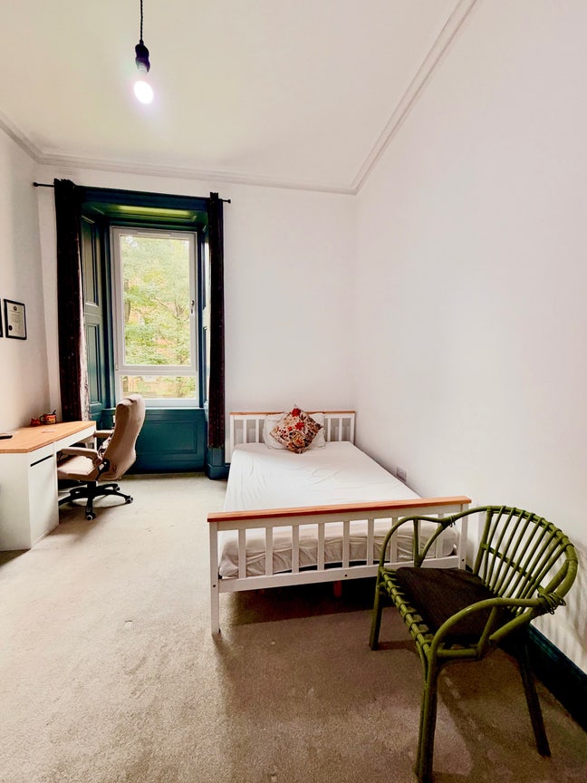 1 room available in a shared tenement flat  Main Photo
