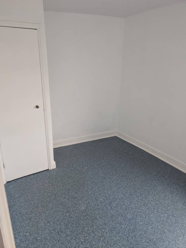 Room available in 2 bed flat on Twerton High Steet Main Photo
