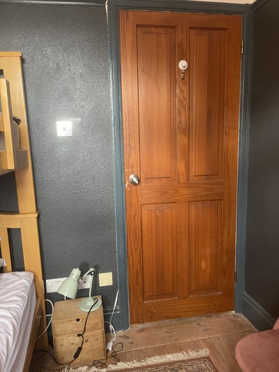 Single Room in a quiet home Main Photo