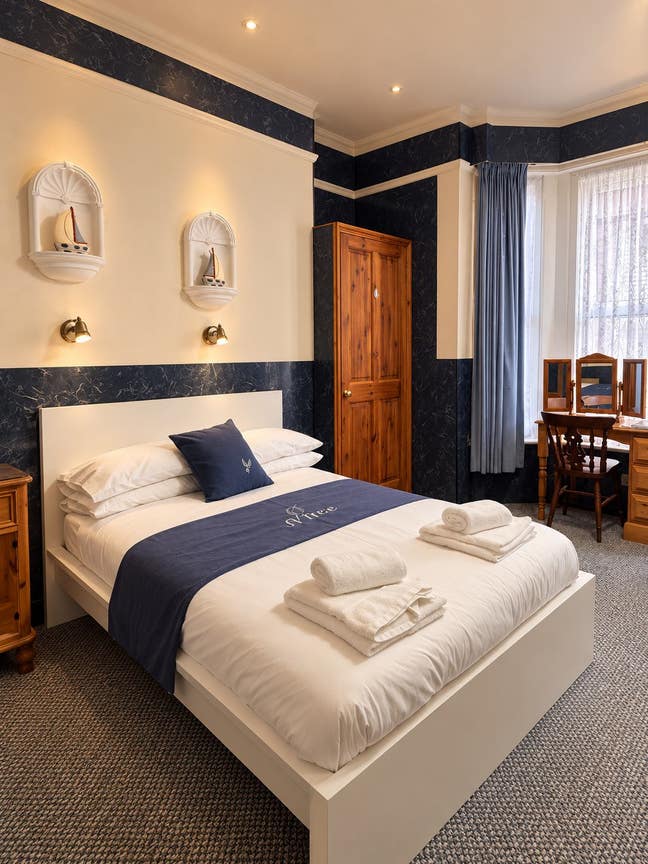 Deluxe Double En-Suite Room – Available Now! Main Photo