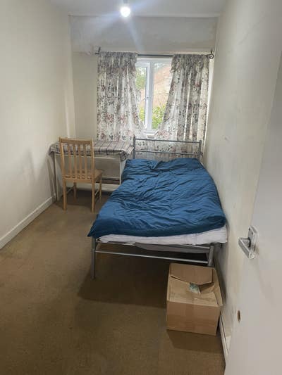 Single to let  Main Photo