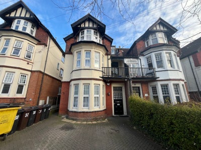Room to Rent Near Westcliff Train Station Main Photo