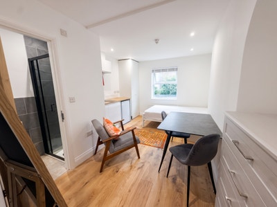 An exception brand new studio flat in N8 Main Photo
