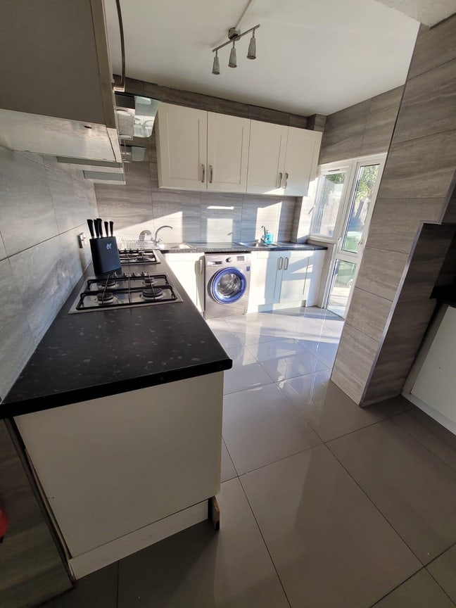 Single Room Available Now in Willesden Green Main Photo