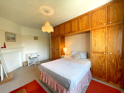 Bright Double Room in Cricklewood Main Photo