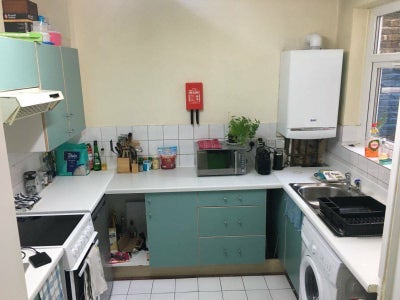 Room available in a house share  Main Photo