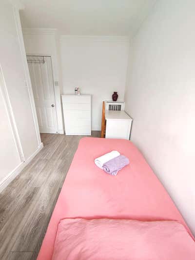 Clean, Zone 1, Single Rm, All Bills Incl Main Photo