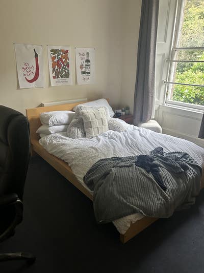 Double Bedroom on Springfield  Main Photo