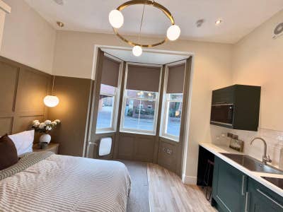 Brand New Luxury Studios & En-Suite Rooms Main Photo