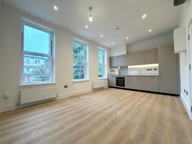 Newly Refurbished 1 Bedroom Flat in West Ealing Main Photo