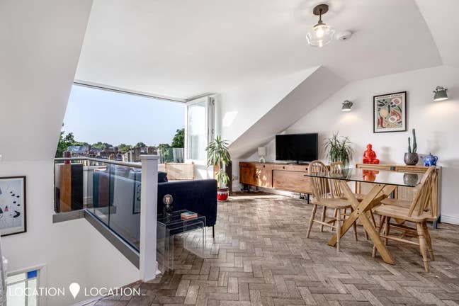 Stunning & Homey: 3 Bed, 2 Bath in Stoke Newington Main Photo