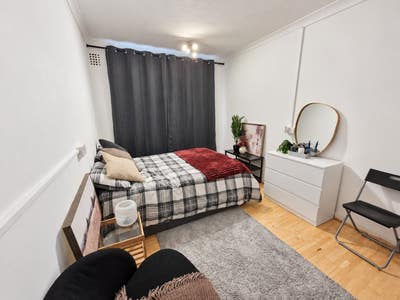 Large Furnished Room in Battersea – Zone 2 Main Photo