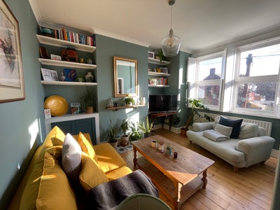 Lovely attic room in maisonette Tooting Broadway  Main Photo