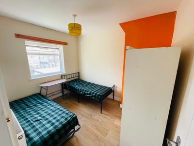 1 seat Available in Double Room Main Photo