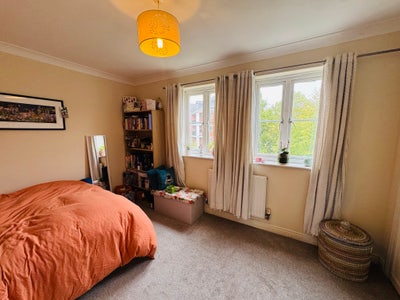 Spacious double room in Wimbledon/Colliers Wood  Main Photo