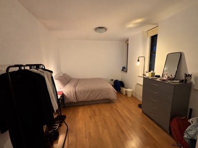 Spacious Double Room | Whitechapel E1 | Bills Incl Main Photo