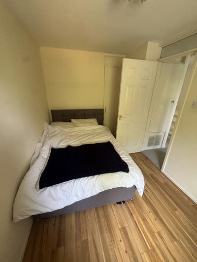 Bedroom for rent  Main Photo