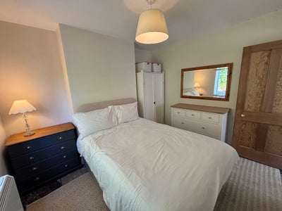 Double bedroom in village close to Bath Main Photo