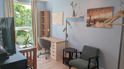 Modern Room in Kidbrooke Vil | Gym, TV, Bills Inc Main Photo