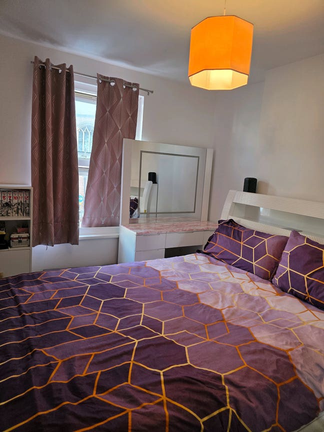 Double bed  Main Photo