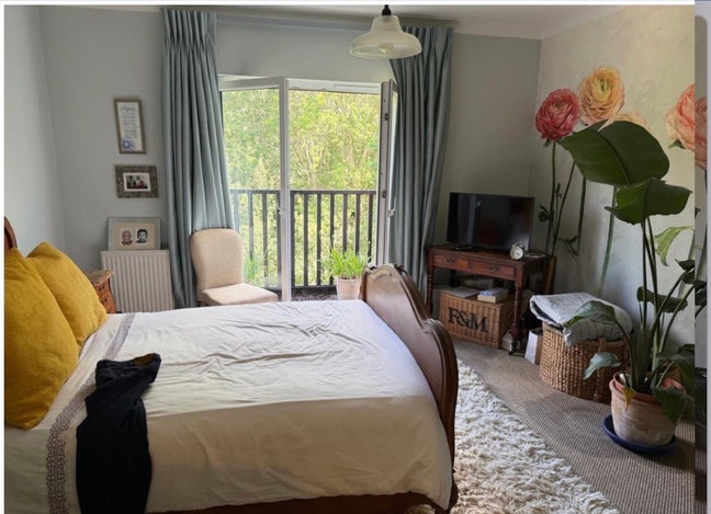 Double bedroom with balcony and ensuit Main Photo