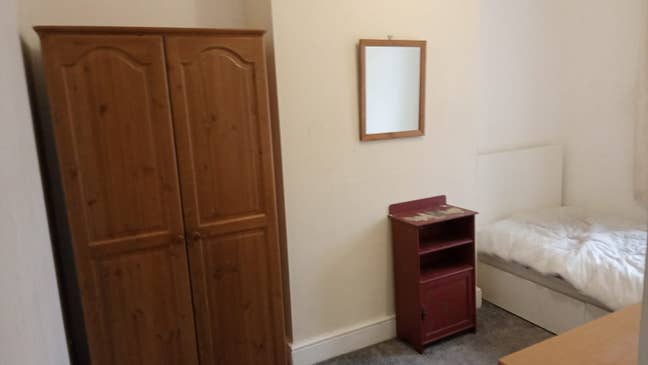 Fully furnished rooms medium to large Main Photo