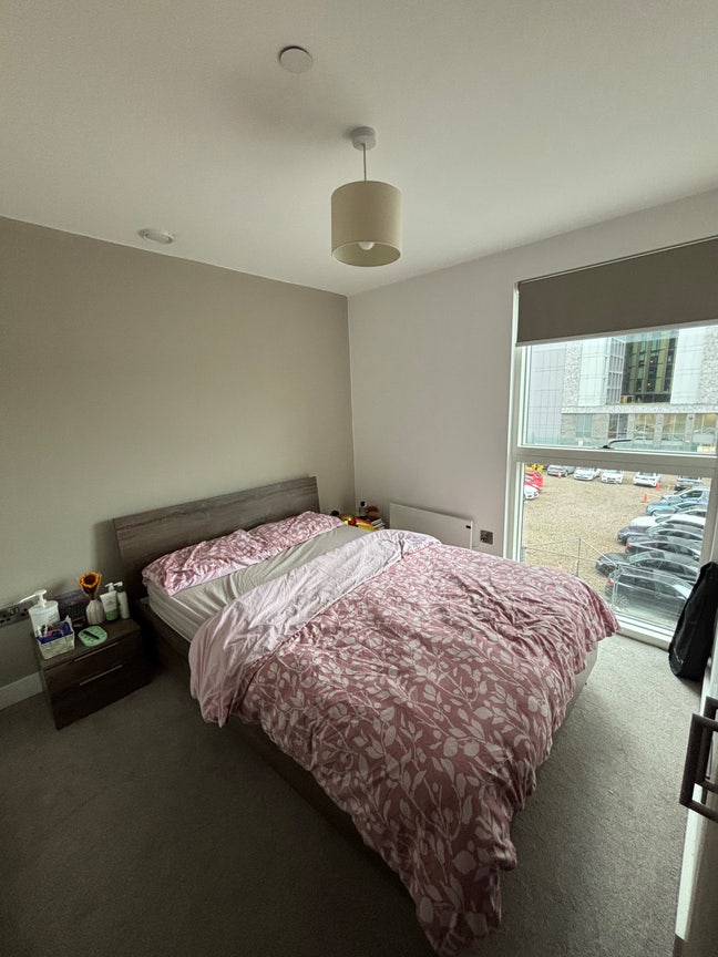 Double room - Tenancy swap Main Photo